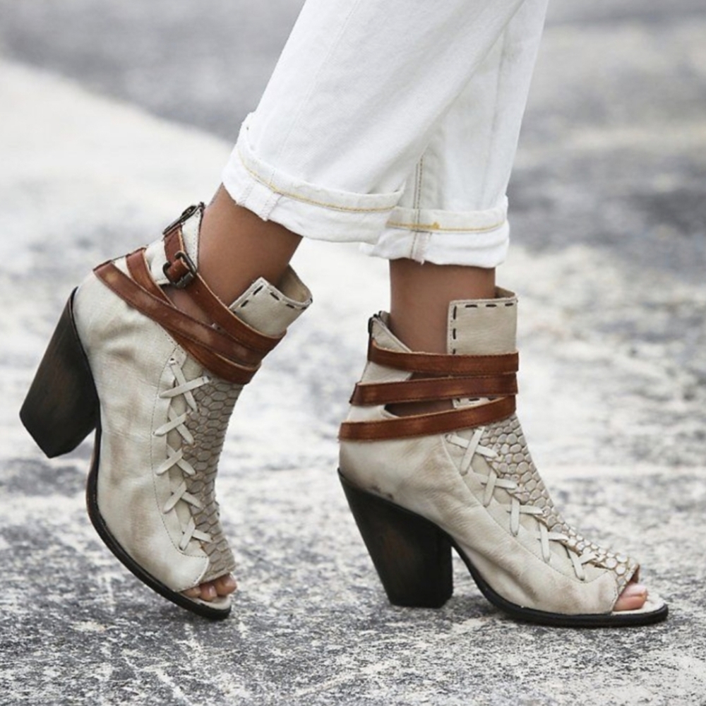 FreeBird EAGLE Natural Beige White Snake Booties size 8